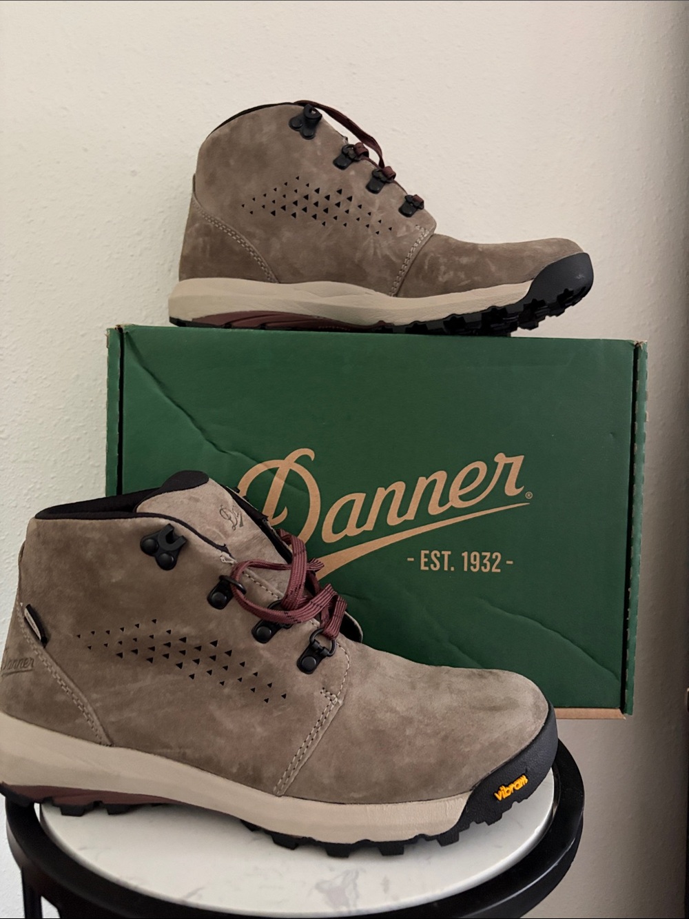 Danner woman’s Gray/Plum